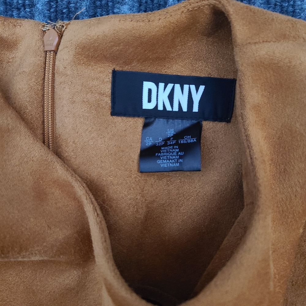 DKNY Petite Faux-Suede Cap-Sleeve Hardware-Trimmed Dress Size 2P - Picture 3 of 4